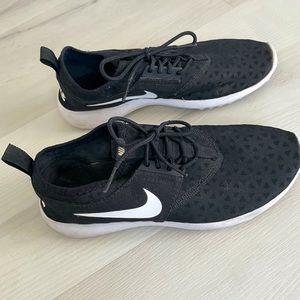 Nike Women Size 8 sneakers
